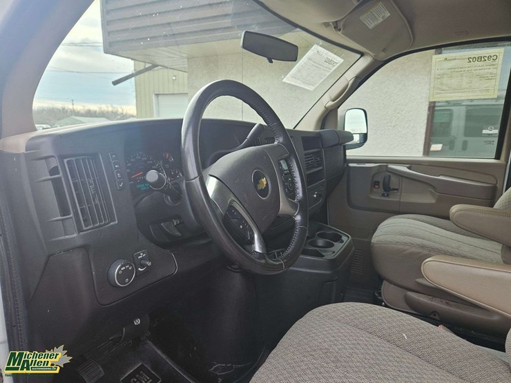 2011-chevrolet-express-1500-image-28