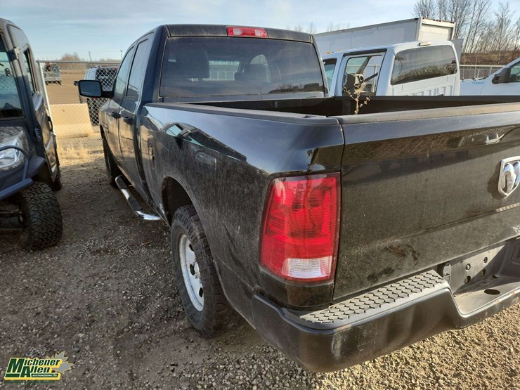 2014-dodge-1500-image-18