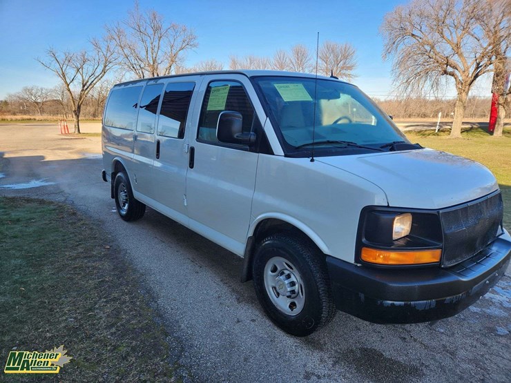 2012-chevrolet-express-2500-image-4