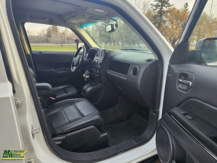 2014-jeep-patriot-image-37