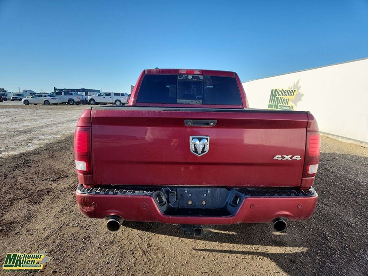 2014-dodge-1500-image-24