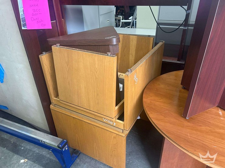 wooden-side/end-and-round-tables-image-6