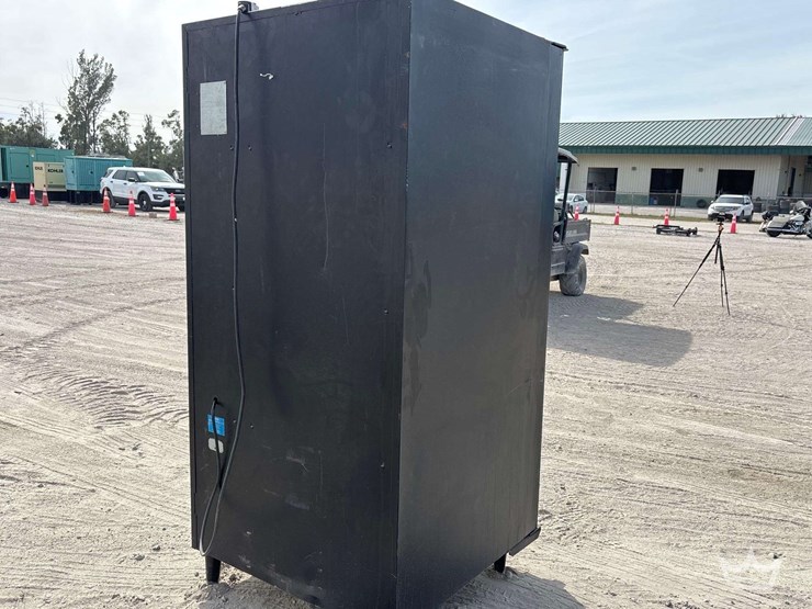 vending-machine-image-3