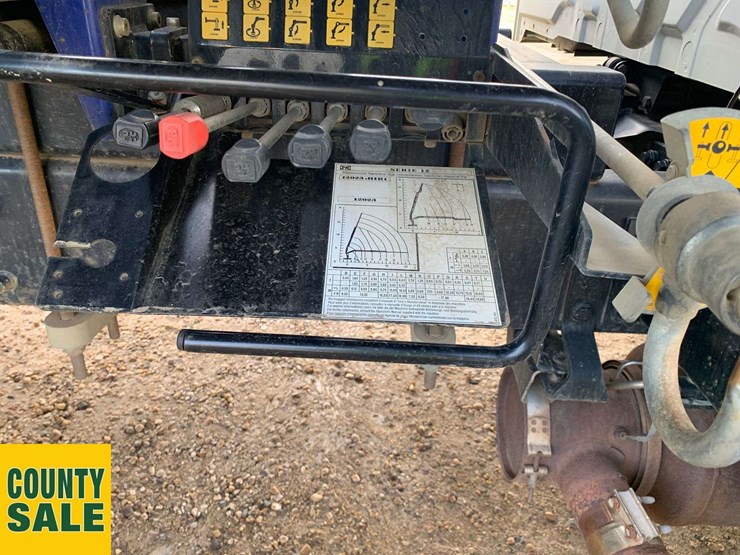 2013-international-durastar-4400-image-9