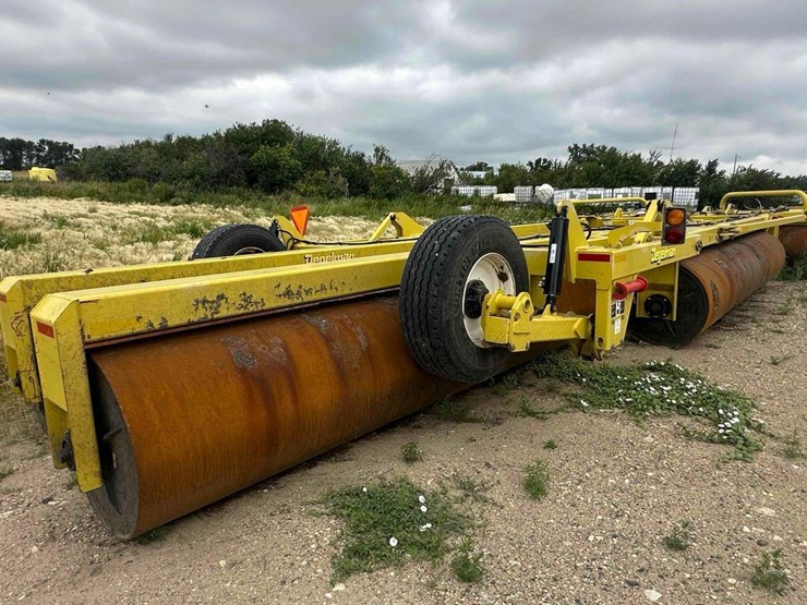 degelman-8000-landroller-image-1