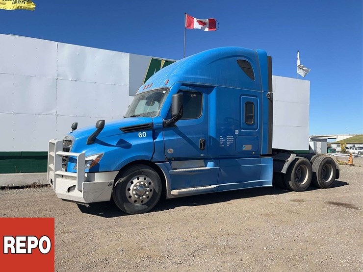2022-freightliner-cascadia-t/a-sleeper-tractor-image-1