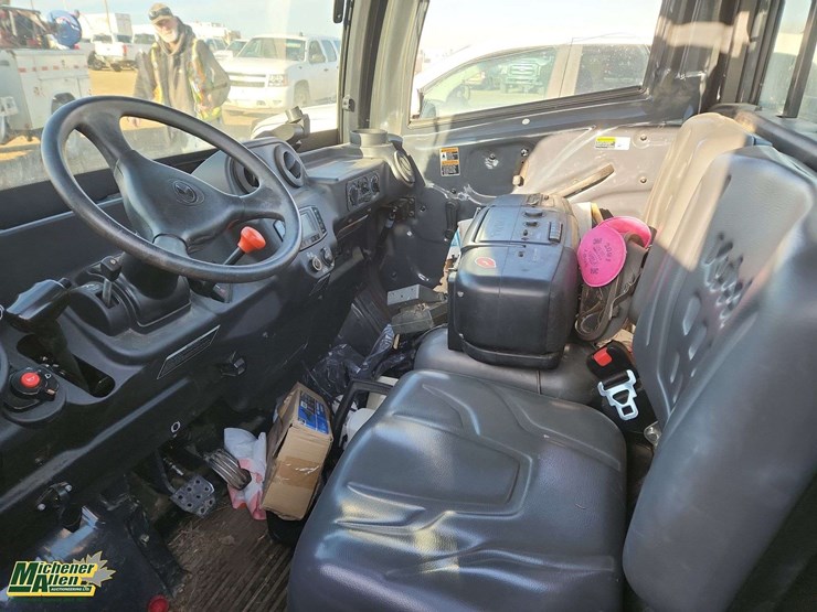 2014-kubota-rtv-x1100c-image-14