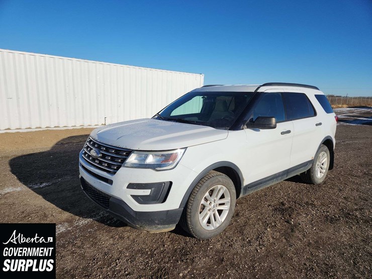 2016-ford-explorer-image-1