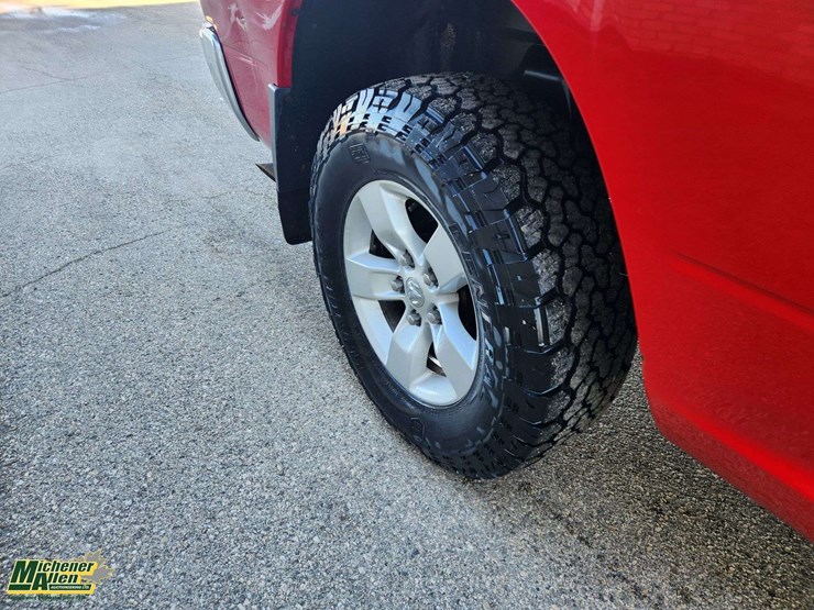 2015-dodge-1500-image-15