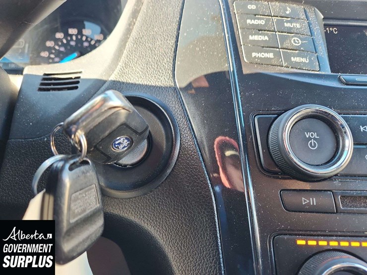 2016-ford-explorer-image-11