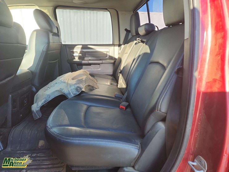 2014-dodge-1500-image-19