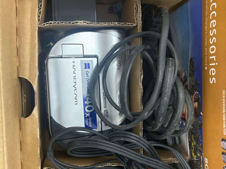 cameras-and-video-camera-image-3