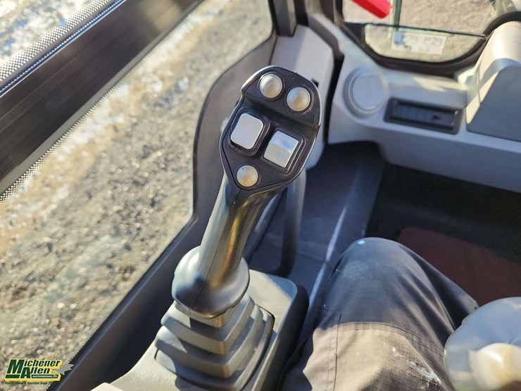 2014-volvo-mct135c-image-31