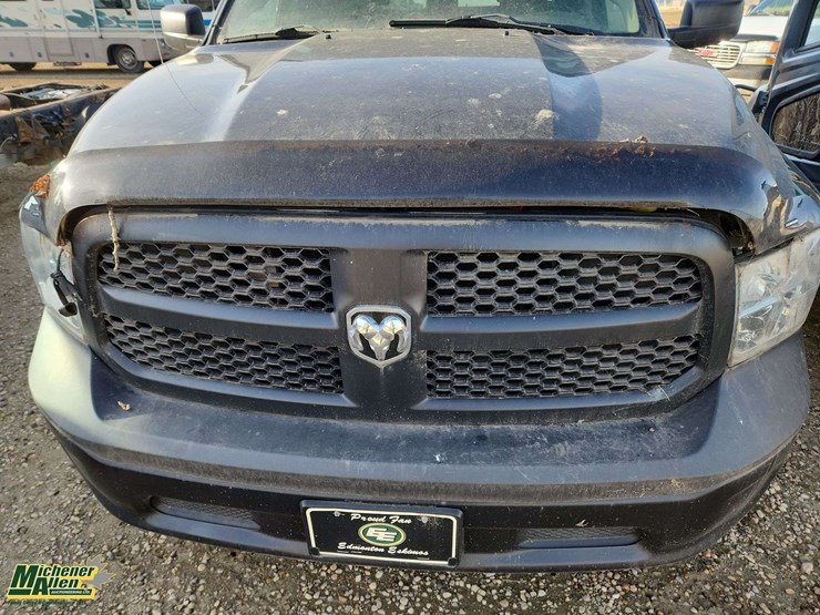 2014-dodge-1500-image-26