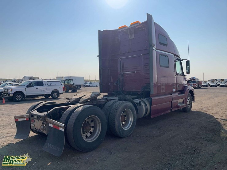 2012-volvo-vnl-t/a-sleeper-tractor-image-4