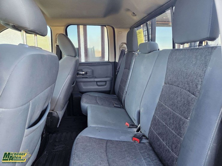 2015-dodge-1500-image-31