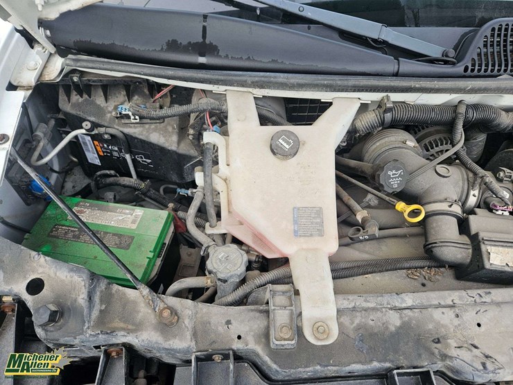 2011-chevrolet-express-1500-image-19