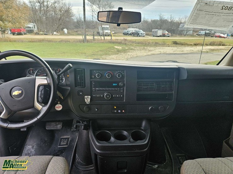 2011-chevrolet-express-1500-image-25