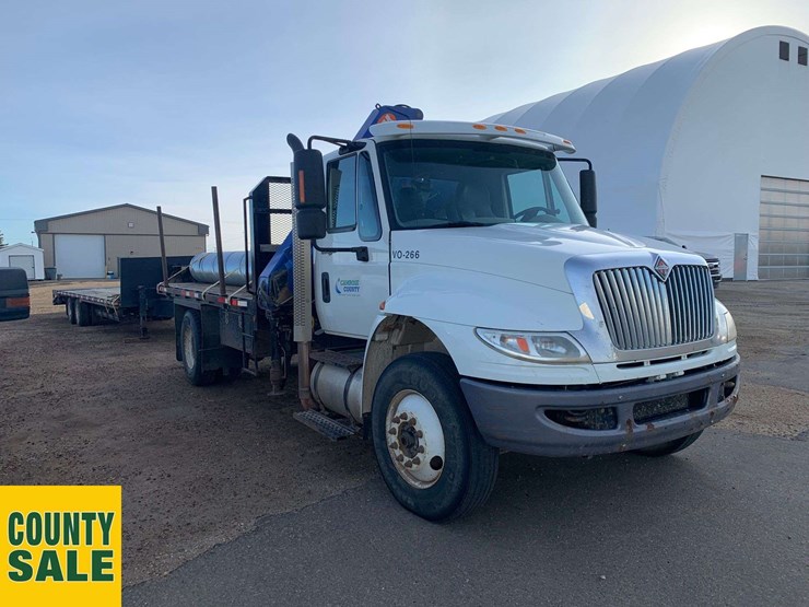 2013-international-durastar-4400-image-2