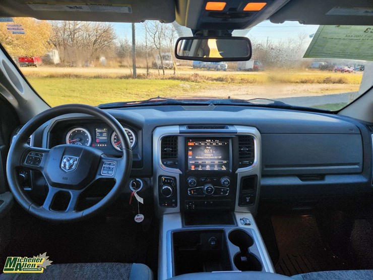 2015-dodge-1500-image-26