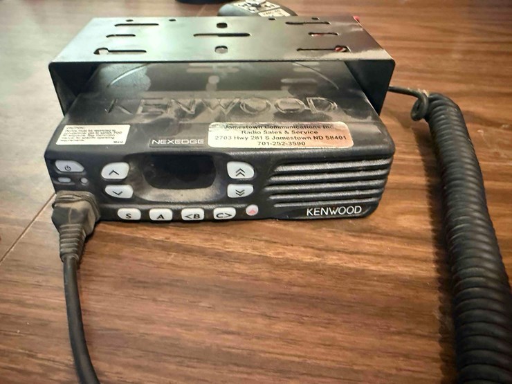 motorola/kenwood-radios-image-1