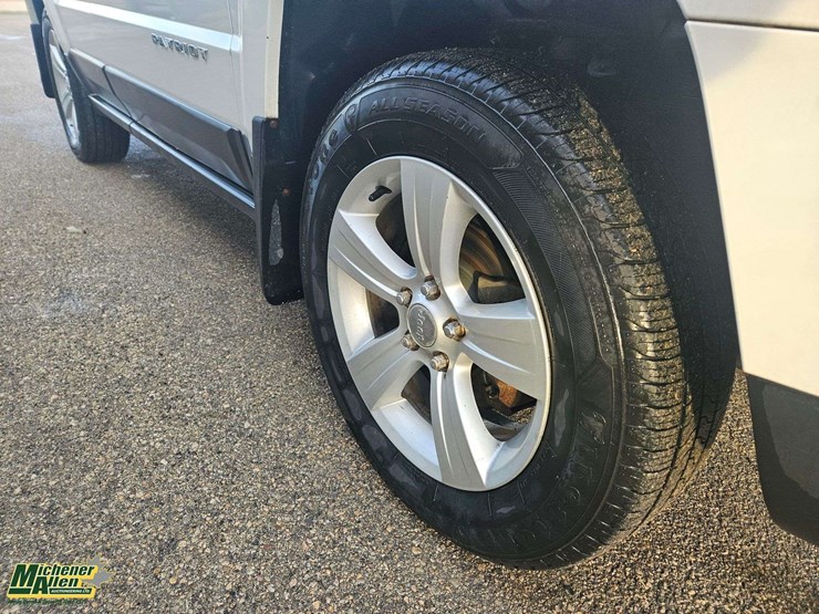 2014-jeep-patriot-image-15