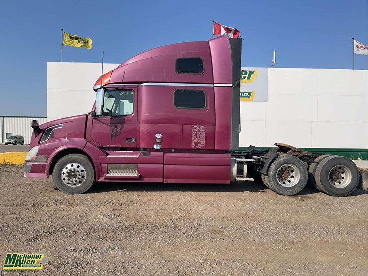 2012-volvo-vnl-t/a-sleeper-tractor-image-6