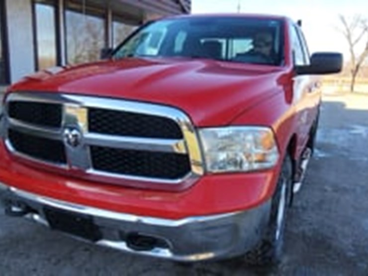 2015-dodge-1500-image-41