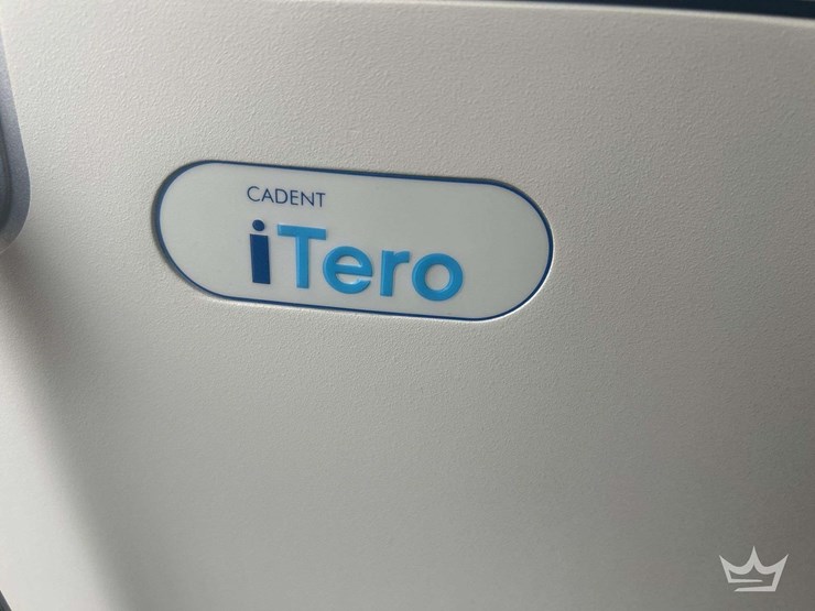 cadent-itero-digital-intraoral-scanner-image-3