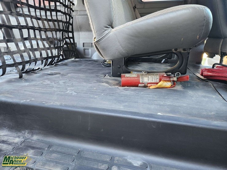 2012-chevrolet-express-2500-image-29