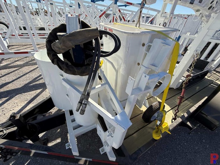 2004-sdp-ez-hauler-image-12