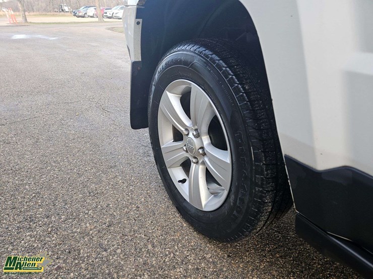 2014-jeep-patriot-image-16