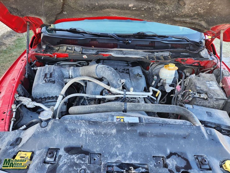 2015-dodge-1500-image-18