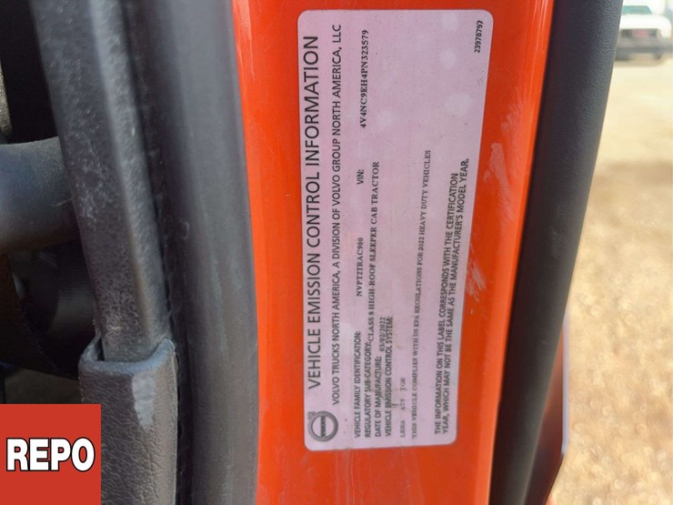 2023-volvo-vnl-t/a-sleeper-tractor-image-19