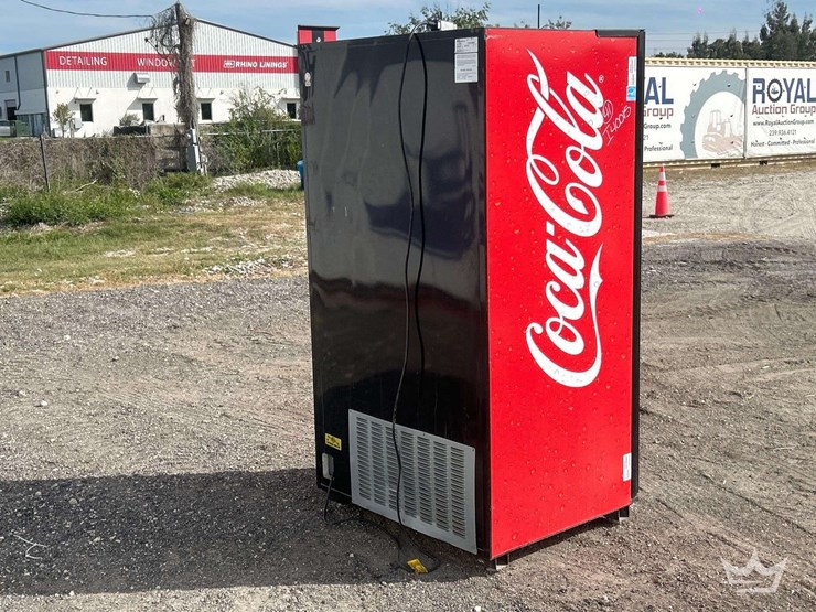 vending-machine-image-3