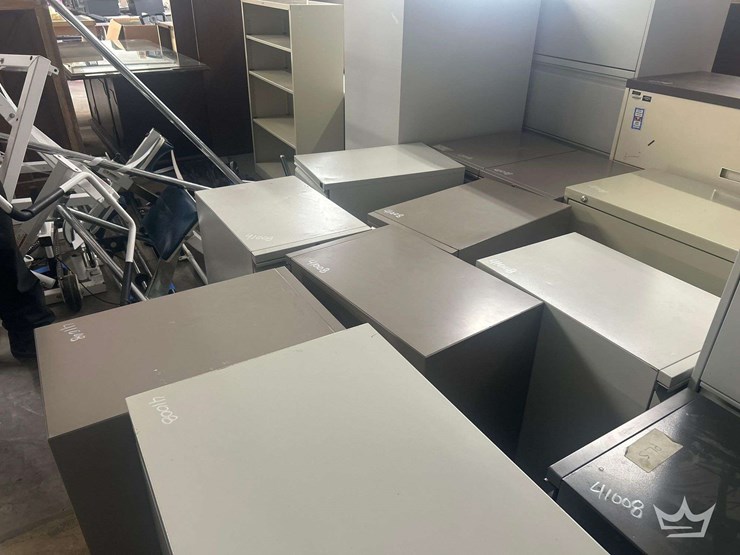 filing-cabinets-and-metal-shelves-image-9