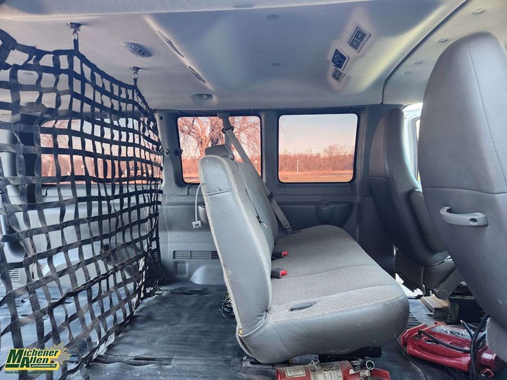 2012-chevrolet-express-2500-image-30