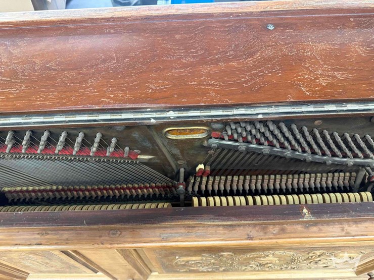 upright-piano-image-5