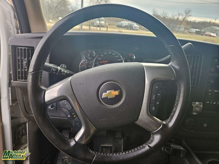 2011-chevrolet-express-1500-image-26