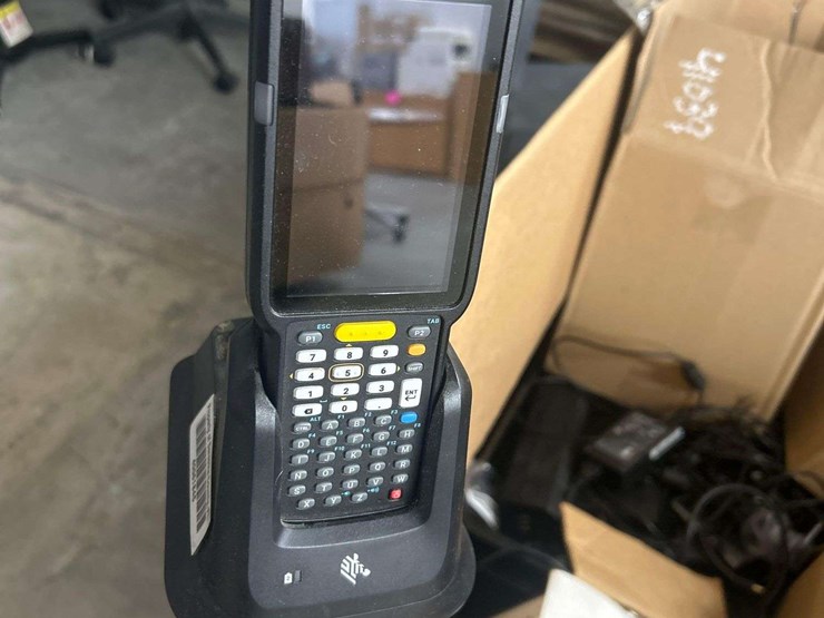 miscellaneous-cords-and-small-tech-items-image-3