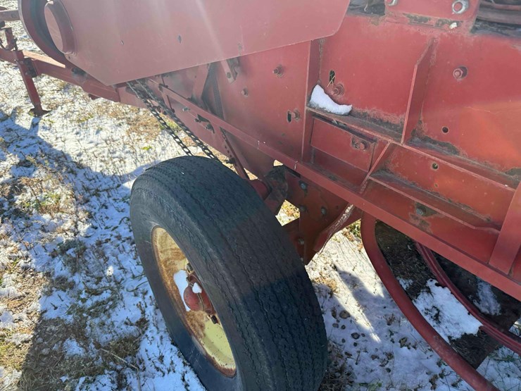 new-holland-273-image-9