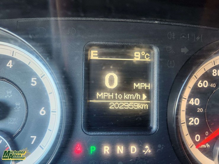 2015-dodge-1500-image-23