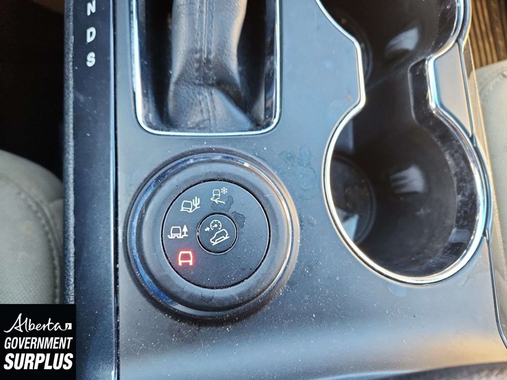 2016-ford-explorer-image-12