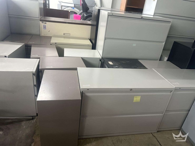 filing-cabinets-and-metal-shelves-image-3