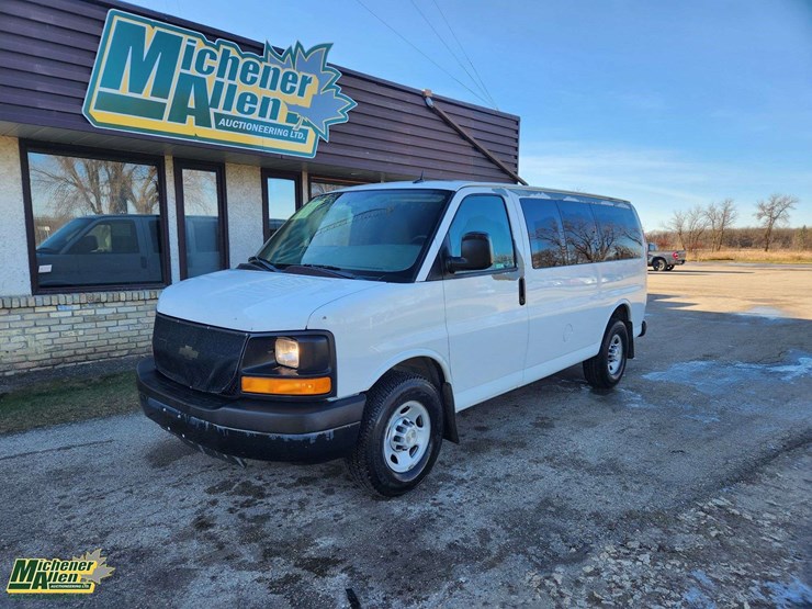 2012-chevrolet-express-2500-image-1