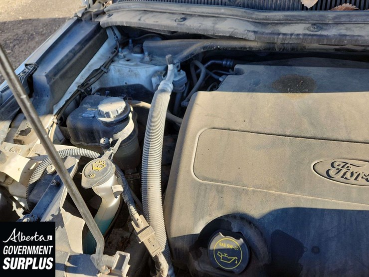 2016-ford-explorer-image-27