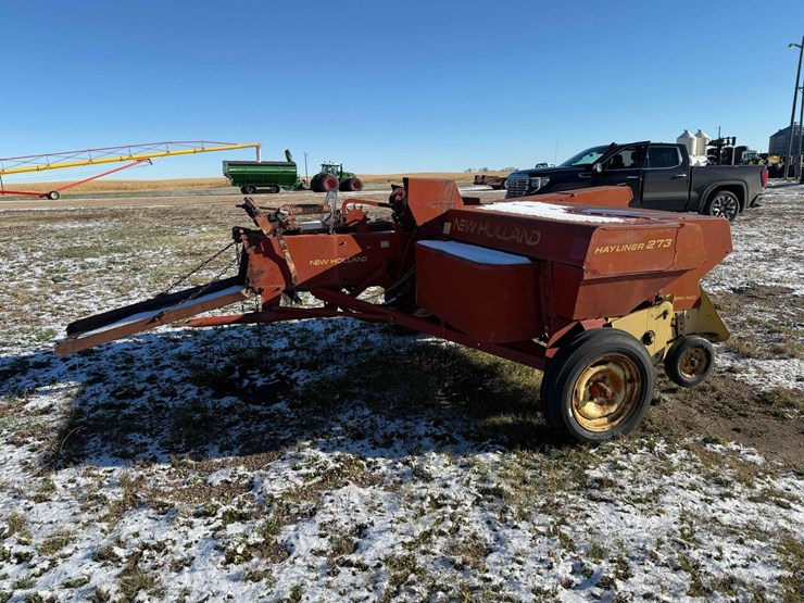 new-holland-273-image-3