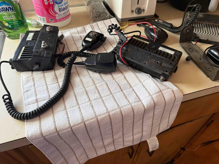 motorola/kenwood-radios-image-3