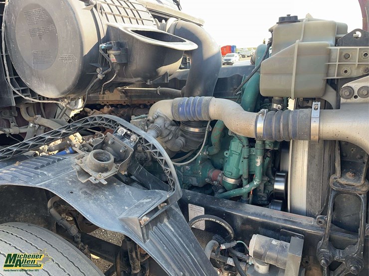 2012-volvo-vnl-t/a-sleeper-tractor-image-13