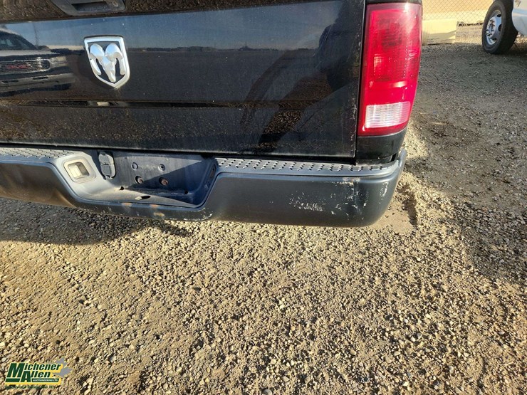 2014-dodge-1500-image-30